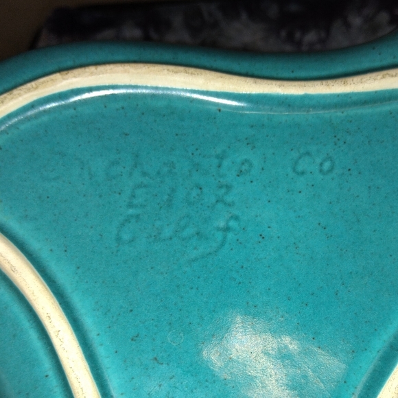 Enchanto California e102 | Mid Century Modern Pottery - Picture 8 of 11